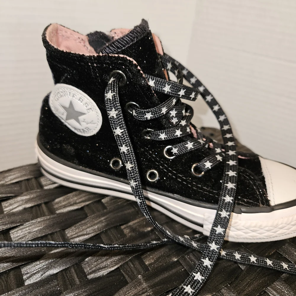Converse Black Felt and Pink High-Tops Star Laces Kids Size 12